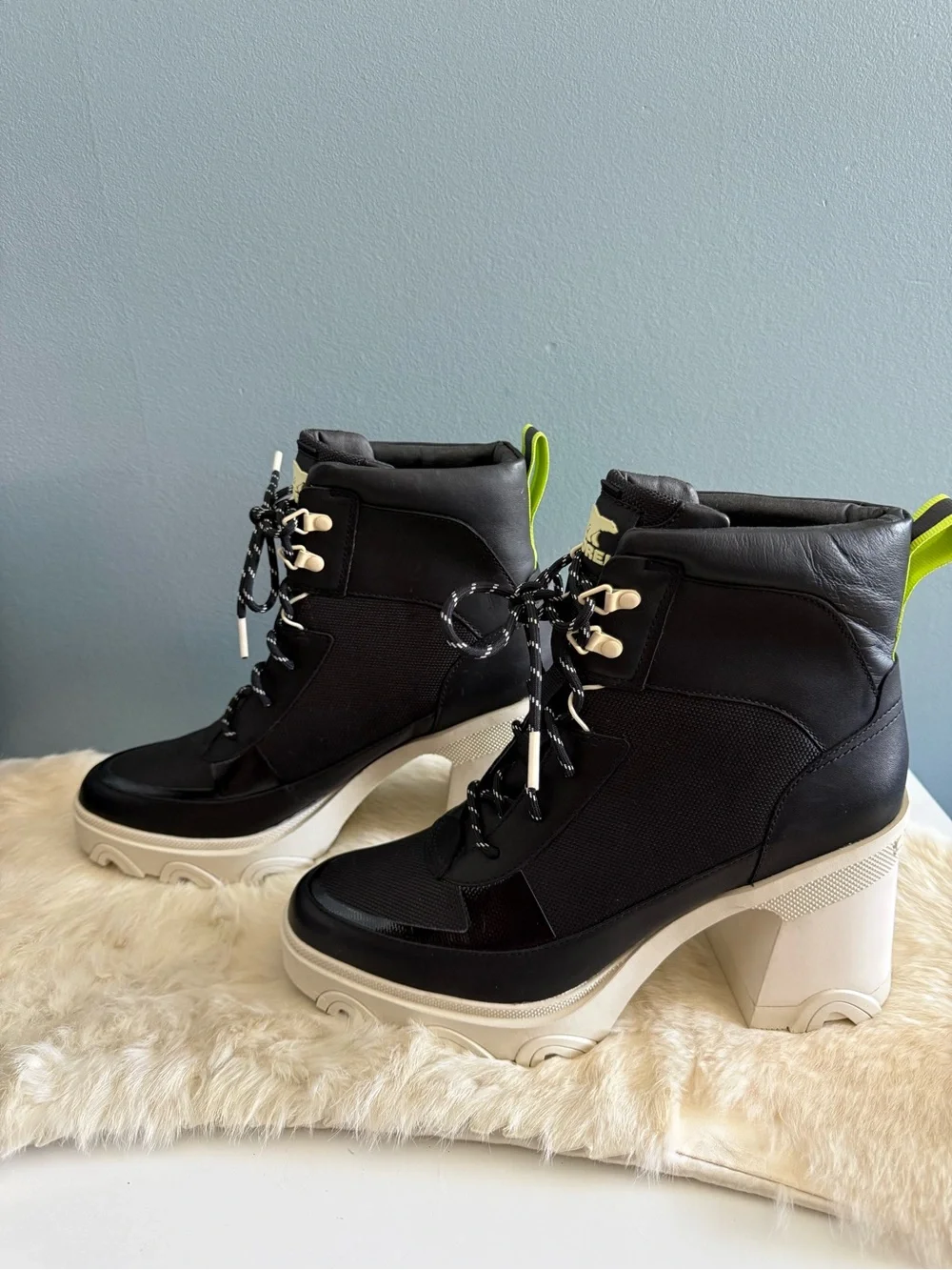 Sorel Women's Brex Heel Cozy Lace Boots